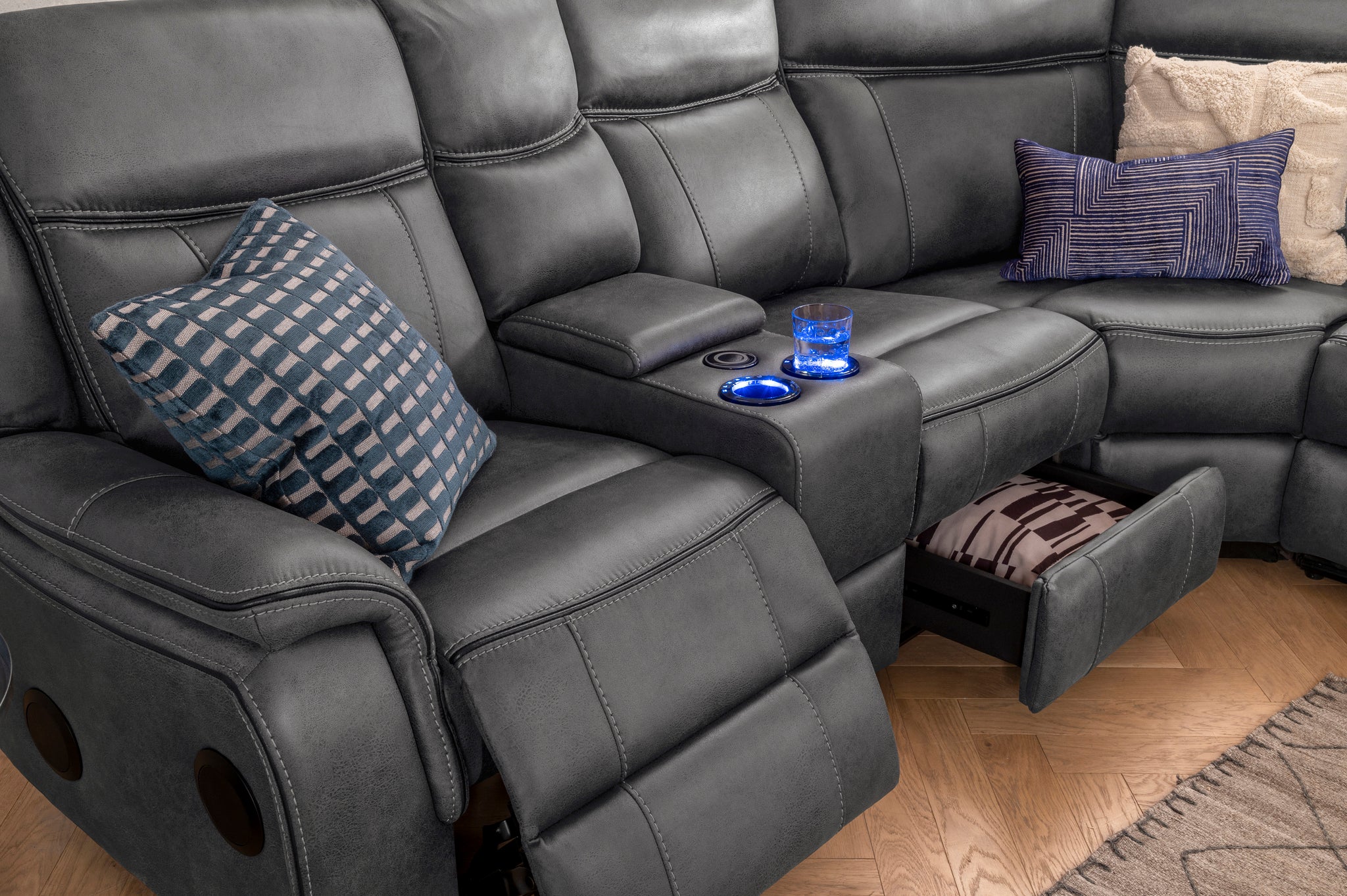 Sectional couch hot sale with 3 recliners